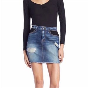 Good American Denim Distressed Skirt Fishnet Detail Size 27